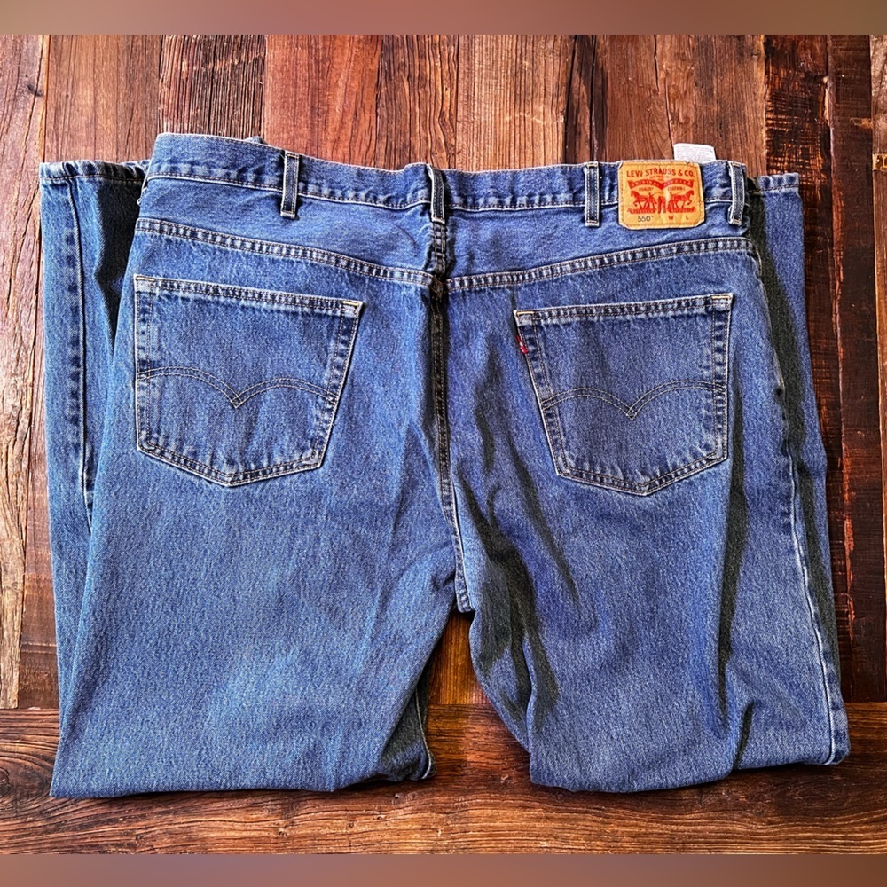Levi Strauss & Co 550. 46x34